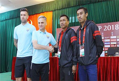 HLV FLC Thanh Hóa: “Bùi Tiến Dũng hiện đang là thủ môn tốt nhất đội“