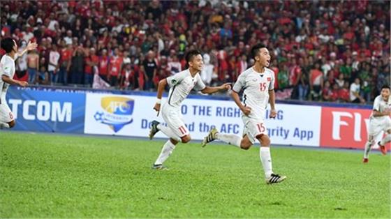 U16 Việt Nam - U16 Iran: Lách qua khe cửa hẹp