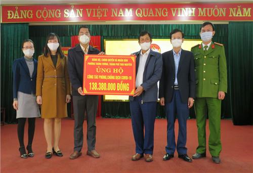 Tiếp nhận Quỹ ủng hộ phòng, chống dịch COVID-19
