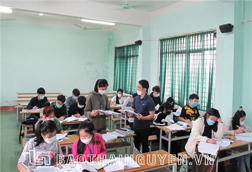 Tô thắm tình đoàn kết hữu nghị đặc biệt Việt - Lào