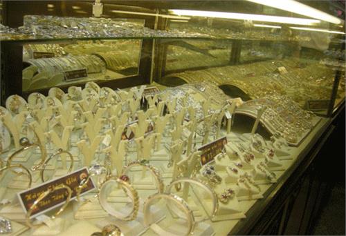 Giá vàng trong nước tăng thêm 70.000 đồng/lượng