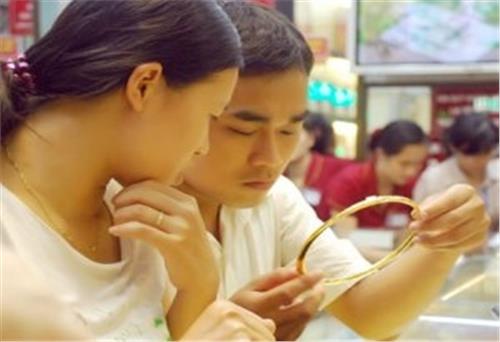 Giá vàng SJC tăng gần 100.000 đồng/lượng