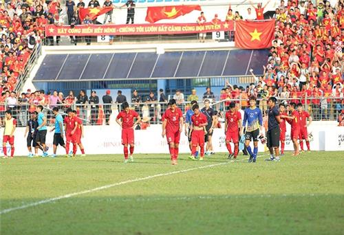 Bóng đá Việt Nam trước áp lực cải tổ