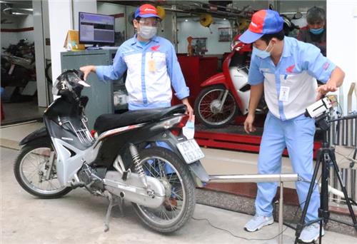 Gần 3.000 xe máy được đo kiểm khí thải miễn phí