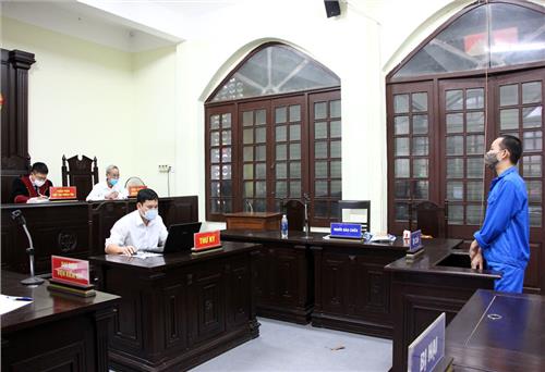 Lĩnh hai năm tù vì tàng trữ trái phép chất ma túy