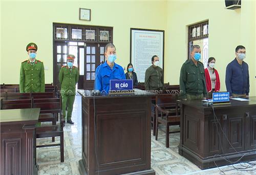 Xét xử sơ thẩm vụ án hình sự “Chống người thi hành công vụ”