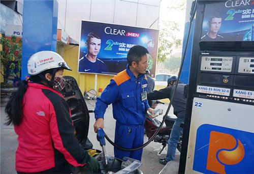 Giá xăng E5 RON92 tăng 508 đồng/lít