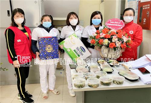 San khó với nhân viên y tế cơ sở