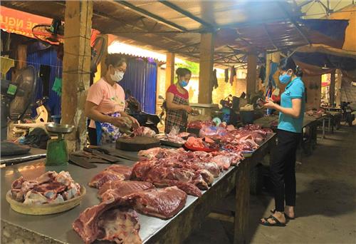 Tiêu thụ nông sản: Khó càng thêm khó