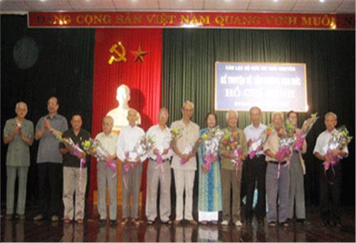 Câu lạc bộ hưu trí Thái Nguyên kể chuyện về Bác