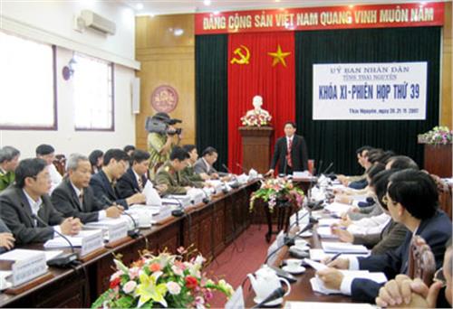 Deputy PM Trong inspecting implementation of Resolution 37 in Dinh Hoa