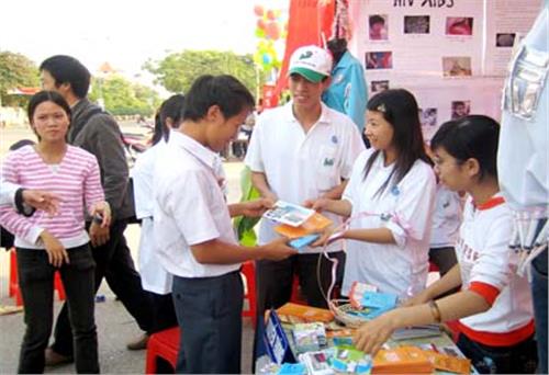 World AIDS Day Camp in Thai Nguyen