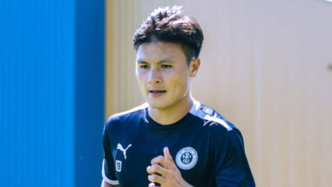   Cầu thủ Nguyễn Quang Hải trong màu áo câu lạc bộ Pau FC.