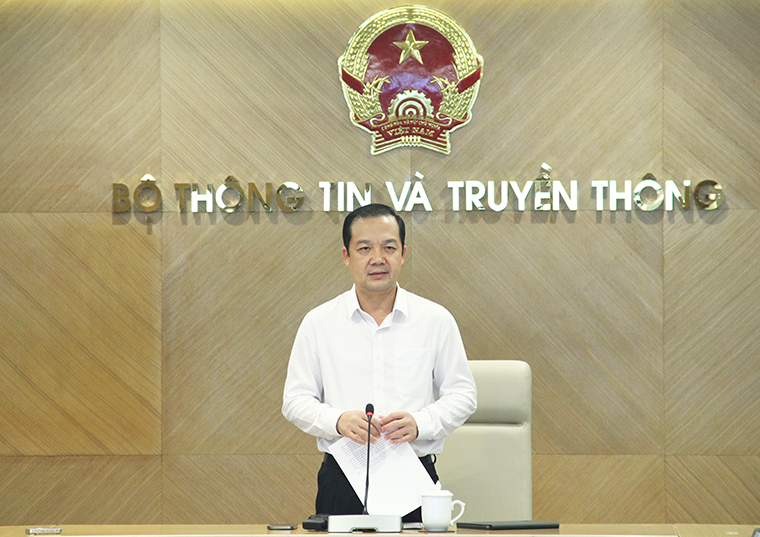  Thứ trưởng Bộ TT&TT Phạm Đức Long chủ trì họp báo.