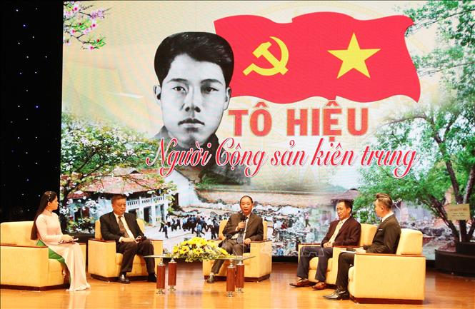  Sáng 3-3, Tỉnh ủy Sơn La tổ chức Tọa đàm với chủ đề "Tô Hiệu - Người cộng sản kiên trung", nhân dịp kỷ niệm 110 năm Ngày sinh đồng chí Tô Hiệu. Ảnh CTV