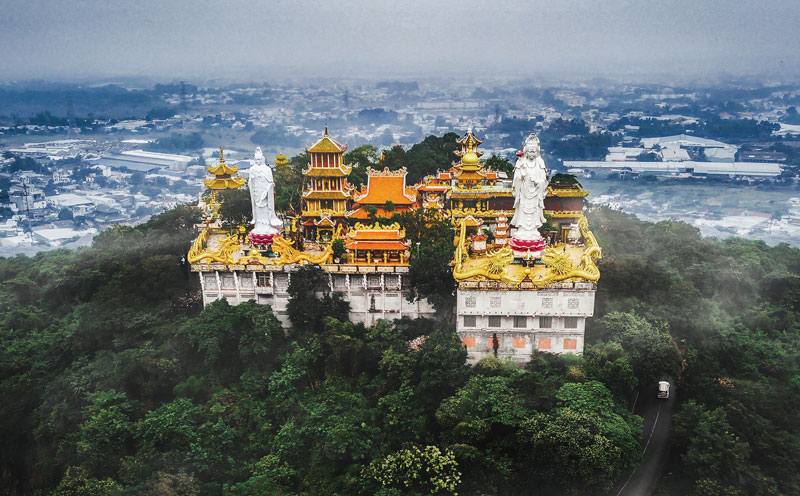   Toàn cảnh chùa Châu Thới nhìn từ trên cao.