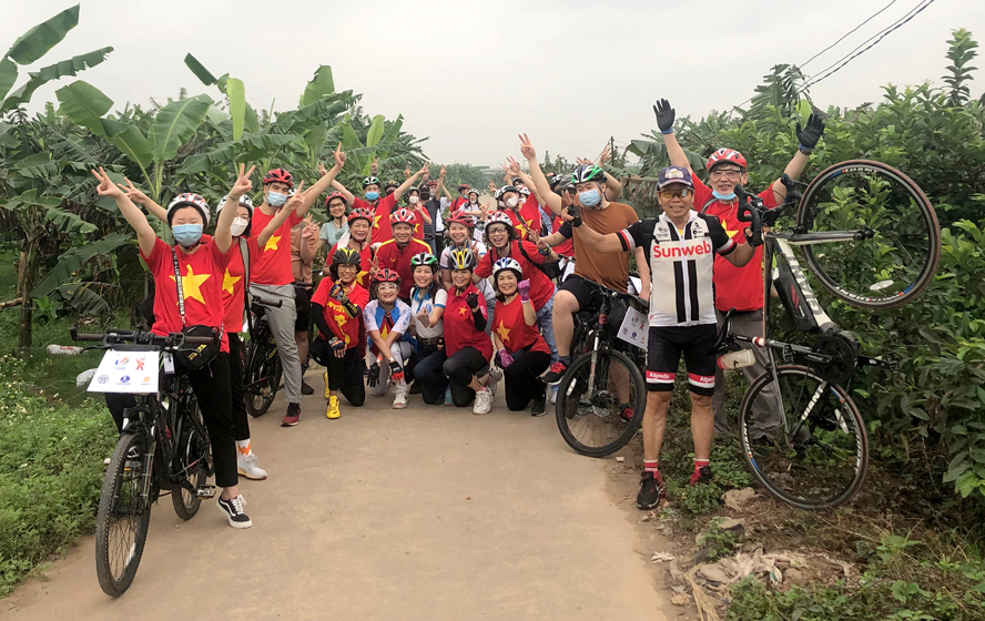  Tour xe đạp “Dấu chân làng cổ Bát Tràng” - sản phẩm mới của Tổng công ty Du lịch Hà Nội.