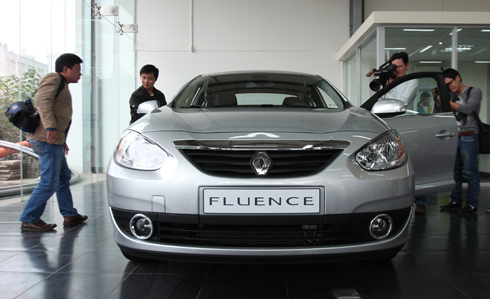  Fluence đặt mục tiecirc;u cạnh tranh với Honda Civic, Toyota Altis.