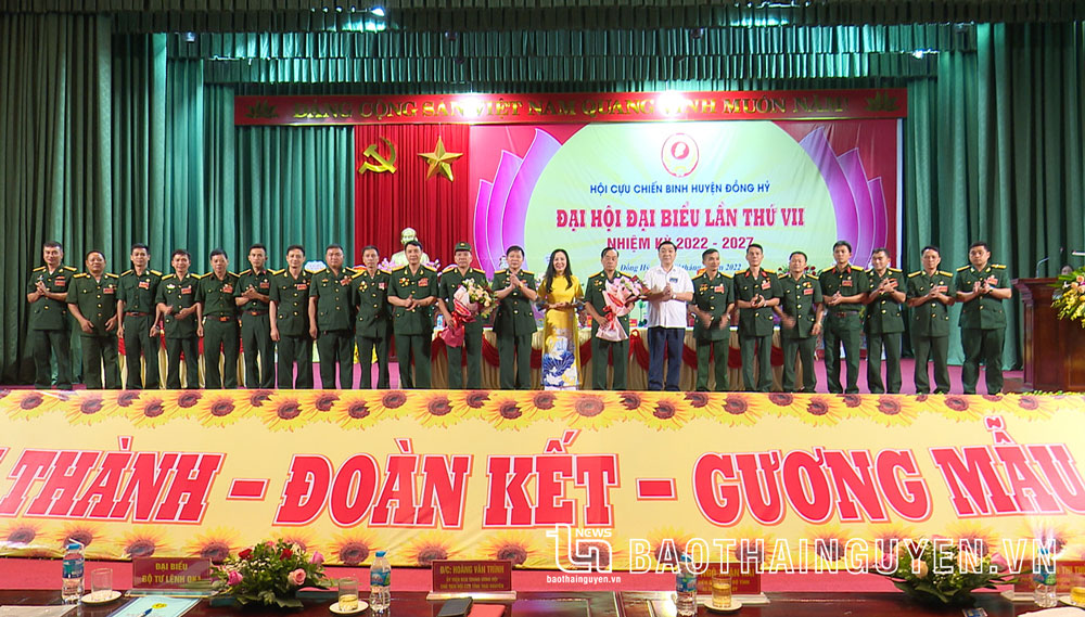 Ban Chấp hành Hội Cựu chiến binh huyện Đồng Hỷ khóa VII (nhiệm kỳ 2022-2027) ra mắt Đại hội.