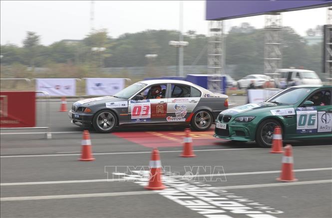  Giải vô địch Motorkhana Việt Nam dự kiến được tổ chức định kỳ mỗi năm, lựa chọn những tay đua xuất sắc tham dự các giải đấu quốc tế. Ảnh: Minh Quyết/TTXVN