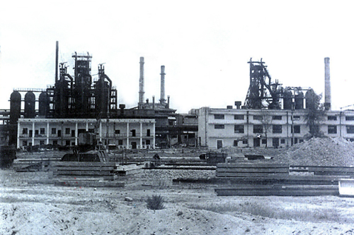 Nhà máy Gang thép Thái Nguyên trong thời kỳ kháng chiến chống Mỹ. Ảnh tư liệu