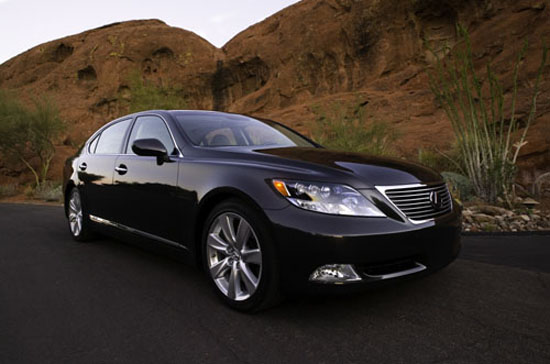 Một mẫu Lexus LS - Ảnh minh họa.