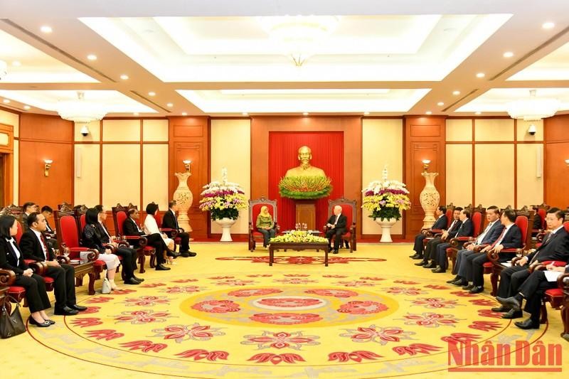  Quang cảnh buổi tiếp Tổng thống Cộng hòa Singapore Halimah Yacob tại Trụ sở Trung ương Đảng.