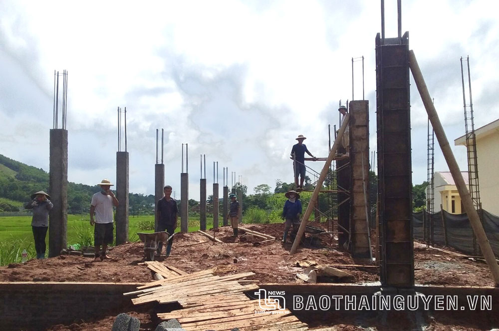 Công trình xây dựng Trường Tiểu học thị trấn Đu (huyện Phú Lương) đã hoàn thành 30% khối lượng, dự kiến đưa vào sử dụng từ quý II/2023.