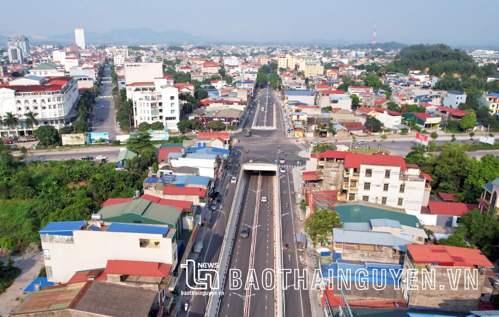  Công trình nút giao khác cốt đường Thống nhất và đường Việt Bắc (TP. Thái Nguyên) vừa hoàn thành đưa vào sử dụng. Ảnh: Nguyên Ngọc