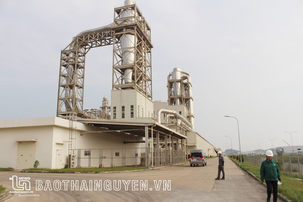  Khí thải xả ra qua 2 ống lò cao của Công ty CP DongWha Việt Nam chủ yếu là hơi nước.