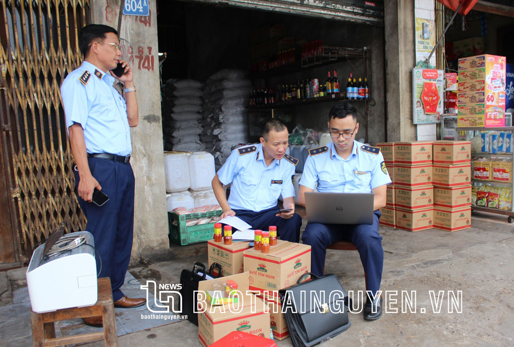  Đội Quản lý thị trường số 2 kiểm tra hộ kinh doanh T.T.X, phường Quan Triều (TP. Thái Nguyên).