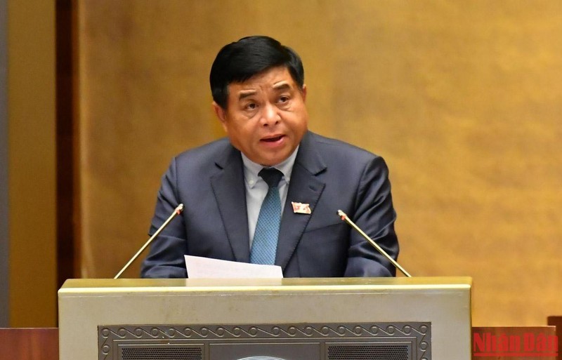  Bộ trưởng Kế hoạch và Đầu tư Nguyễn Chí Dũng trình bày Tờ trình về dự án Luật Hợp tác xã (sửa đổi).