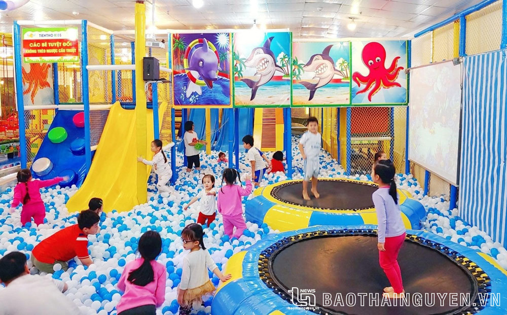  Khu vui chơi cho trẻ em tại Nhà sách Tiến Thọ Thái Nguyên (TP. Thái Nguyên).