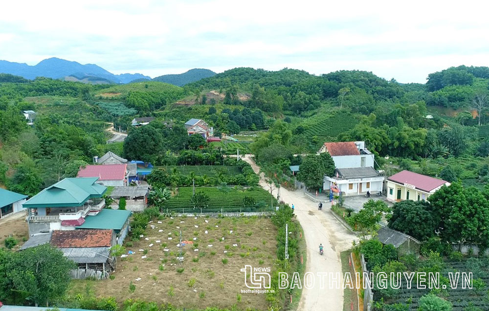  Năm 2021, xã Tức Tranh đạt chuẩn NTM nâng cao và đang xây dựng NTM kiểu mẫu. Trong ảnh: Một góc xóm Gốc Gạo, xã Tức Tranh.