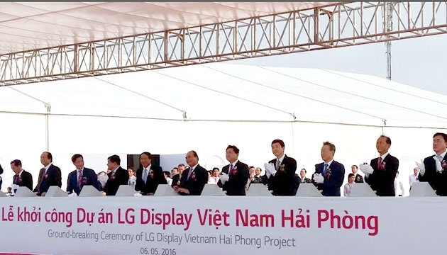 Dự án LG Display Hải Phòng, cấp phép ngày 15-4-2016, tổng vốn đầu tư đăng ký 1,5 tỷ USD do LG Display co.,ltd (Hàn Quốc), với mục tiêu sản xuất và gia công sản phẩm màn hình OLED nhựa cho các thiết bị di động như điện thoại di động, đồng hồ thông minh, máy tính bảng....