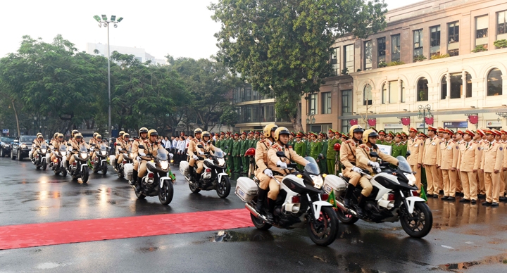  Lực lượng Cảnh sát giao thông Công an T.P Hà Nội ra quân bảo đảm trật tự ATGT dịp Tết và Lễ hội Xuân 2017