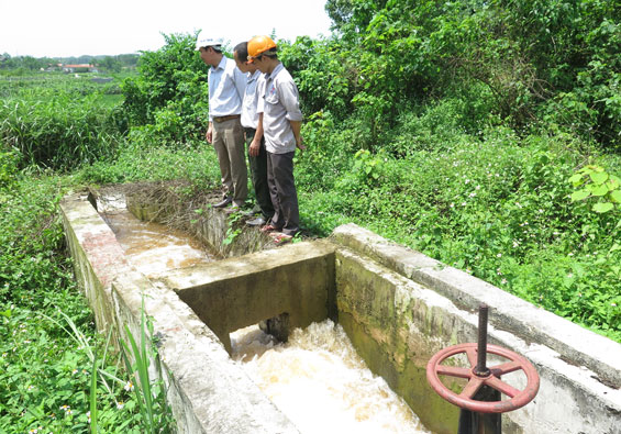  Các trạm bơm điều tiết do Công ty cổ phần Gang thép Thái Nguyên đầu tư hoạt động tốt nên cung cấp đủ nước phục vụ sản xuất nông nghiệp của xã Linh Sơn.