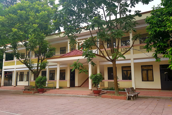  Trường Tiểu học Trưng Vương vừa được đầu tư hạng mục nhà lớp học 2 tầng, 6 phòng học để chuẩn bị đón học sinh vào năm học mới.