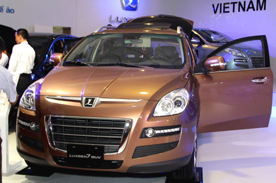 Mẫu xe Luxgen7 SUV tại triển latilde;m Vietnam Autoamp;Petrol 2010.