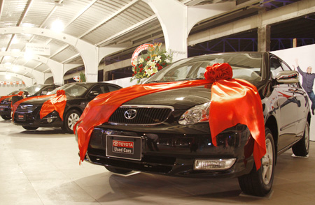 Những chiếc xe cũ đầu tiecirc;n do Toyota Việt Nam kinh doanh.