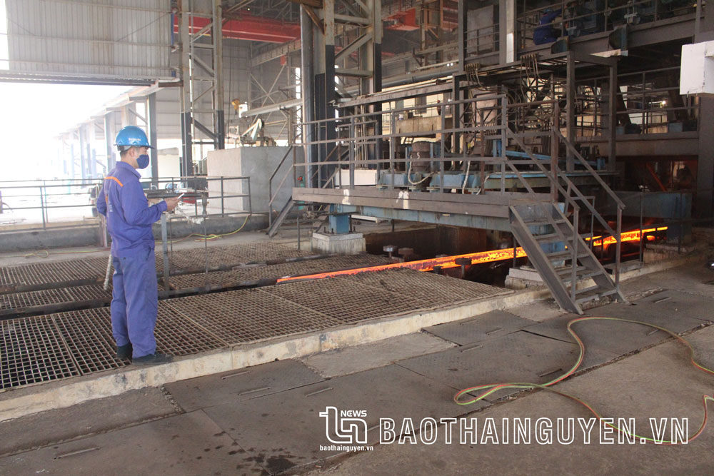  Dây chuyền luyện thép của Công ty CP Luyện kim đen Thái Nguyên tại xã Nam Hòa.