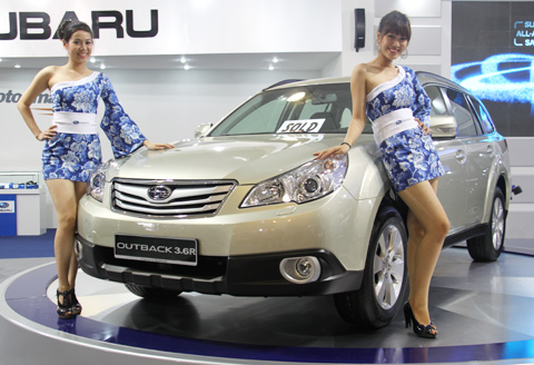 Chiếc Subaru Legacy Outback tại triển latilde;m Sagrave;i Gograve;n Autotech 2010.