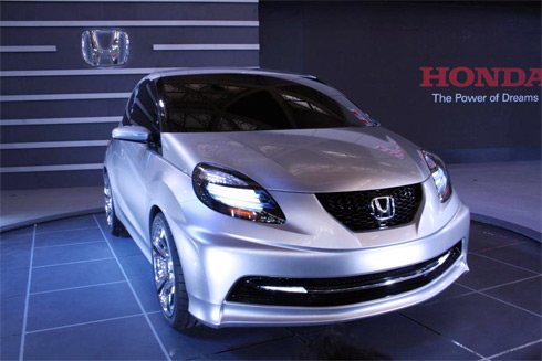 New Small concept, mẫu xe gia đigrave;nh mới của Honda ra mắt tại triển latilde;m New Delhi.