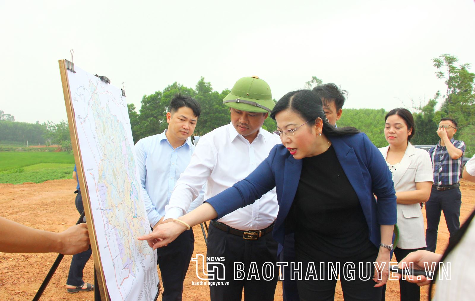  Đồng chí Nguyễn Thanh Hải, Uỷ viên Trung ương Đảng, Bí thư Tỉnh uỷ, Trưởng Đoàn đại biểu Quốc hội tỉnh, cùng các đồng chí Thường trực, Thường vụ Tỉnh ủy kiểm tra tiến độ triển khai Dự án Khu công nghiệp - đô thị - dịch vụ Phú Bình.