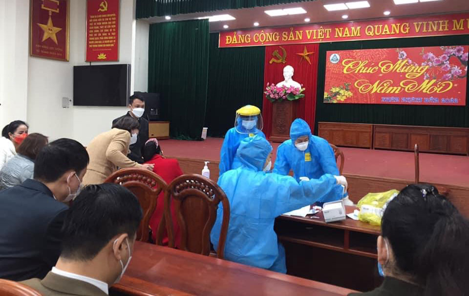  UBND T.P Thái Nguyên tổ chức xét nghiệm chẩn đoán SARS-CoV-2 cho cán bộ, công chức… ngay trong ngày đi làm đầu tiên sau kỳ nghỉ Tết.
