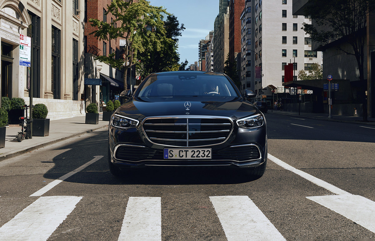  Điểm nhấn của S-Class mới nằm ở công nghệ, bao gồm hàng loạt tính năng trí tuệ nhân tạo tích hợp trong MBUX.