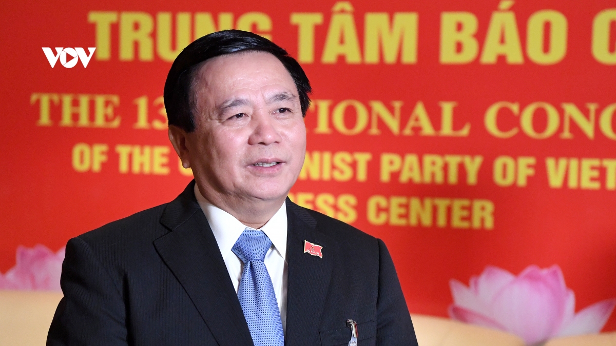  Bí thư Trung ương Đảng, Chủ tịch Hội đồng Lý luận T.Ư, Giám đốc Học viện Chính trị Quốc gia Hồ Chí Minh Nguyễn Xuân Thắng trả lời báo chí bên lề Đại hội lần thứ XIII của Đảng.