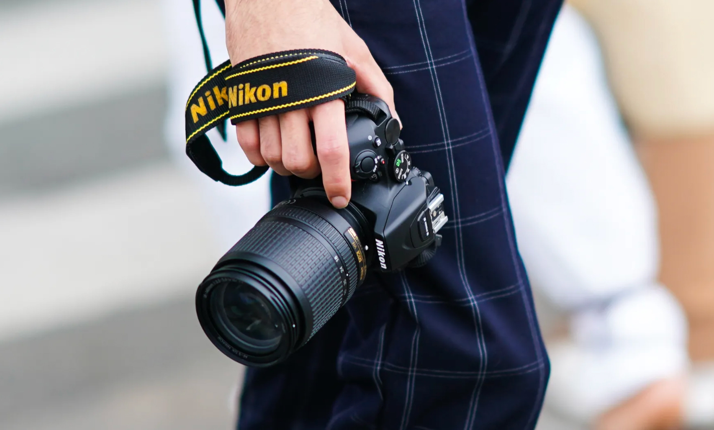  Quyết định của Nikon báo hiệu thời đại của những chiếc DSLR cồng kềnh đã đi vào hồi kết.