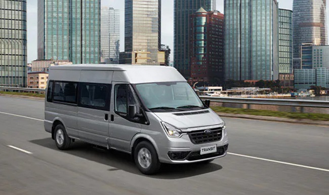  Suốt 20 năm có mặt tại Việt Nam, Ford Transit khẳng định vị thế hàng đầu phân khúc xe thương mại 16 chỗ nhờ sự an toàn, đa năng và tính tiện dụng.