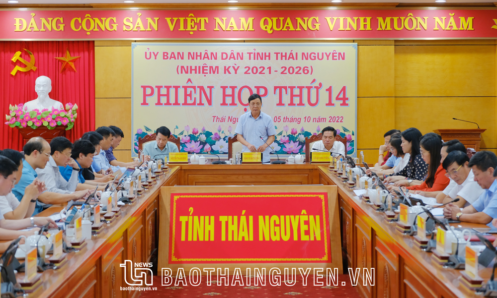  Đồng chí Đặng Xuân Trường, Ủy viên Ban Thường vụ Tỉnh ủy, Phó Chủ tịch Thường trực UBND tỉnh chủ trì Phiên họp.